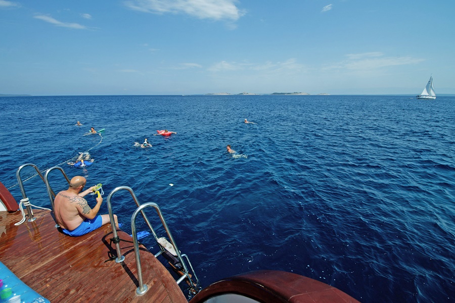 Inselhüpfen Deluxe Yacht Kreuzfahrt mit MY Vita*****