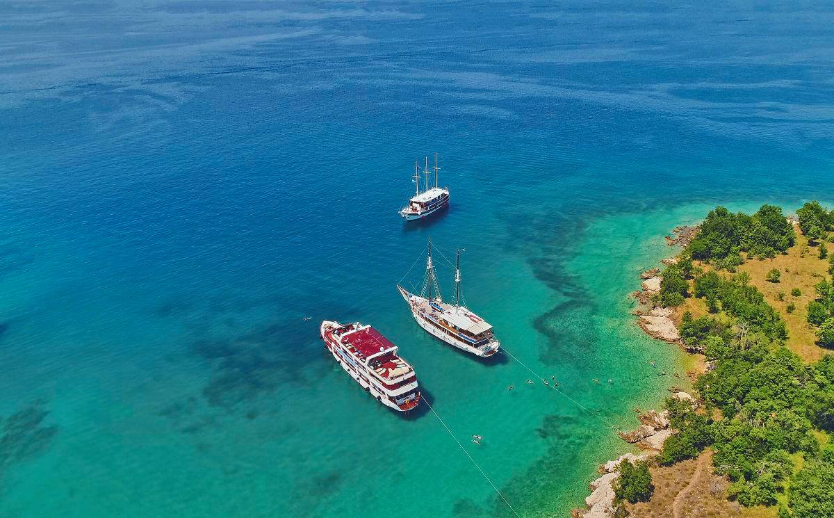 Deluxe Inselhüpfen Kreuzfahrt mit NoName Schiff ab Trogir ****