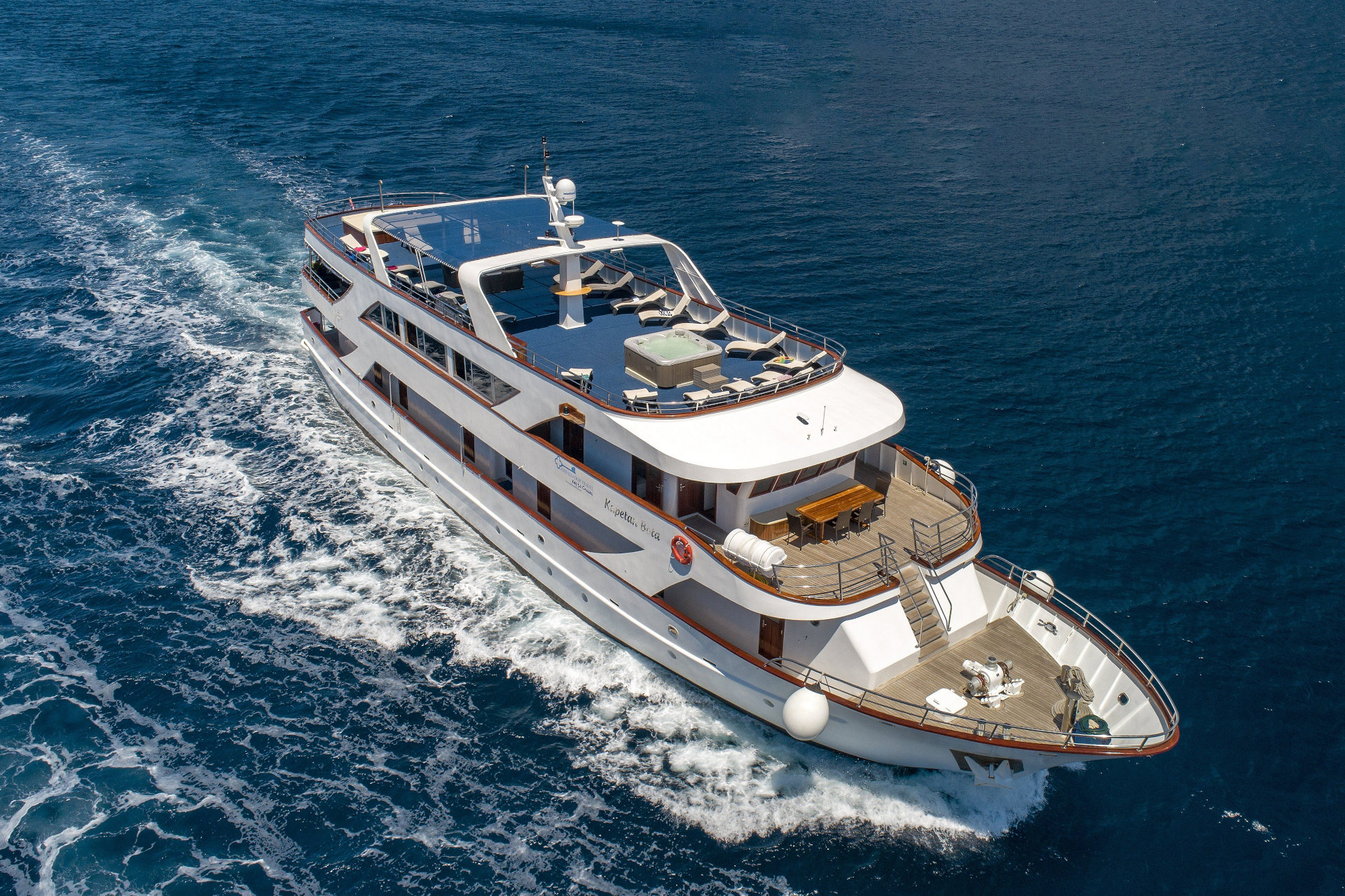 Inselhüpfen Deluxe Kreuzfahrt ab Dubrovnik nach Split mit Kapetan Bota