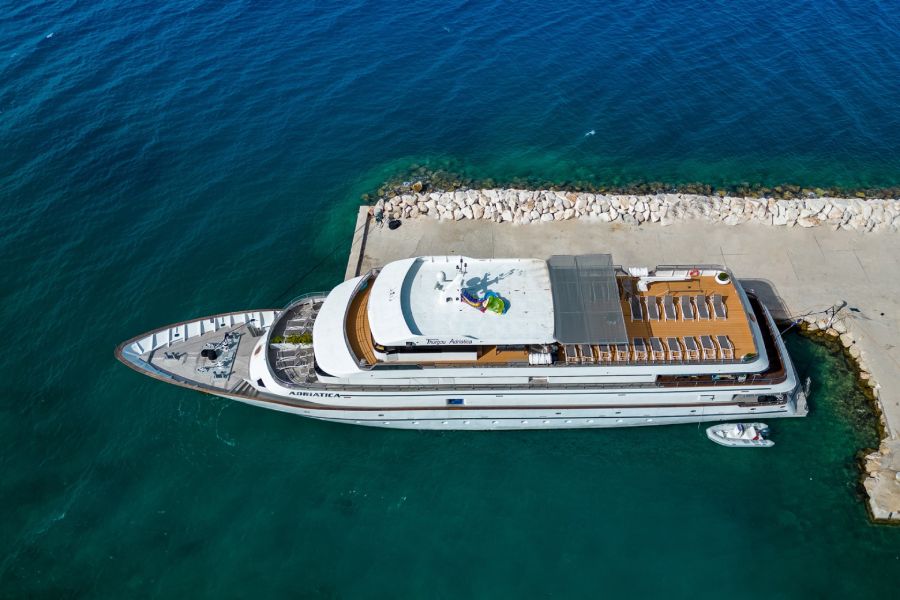 Inselhüpfen Deluxe Superior Yacht Kreuzfahrt ab Split bis Dubrovnik mit MY Adriatica*****