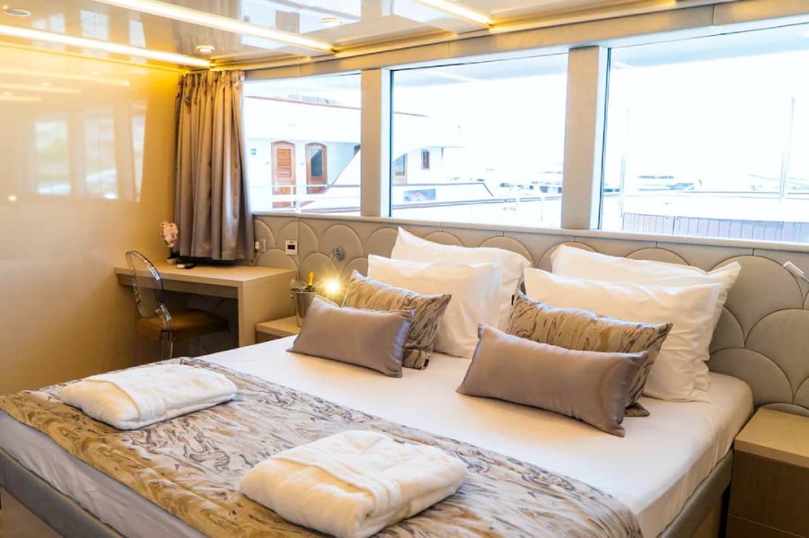 Inselhüpfen Deluxe Yacht Kreuzfahrt ab Dubrovnik bis Split mit MY Roko*****DS