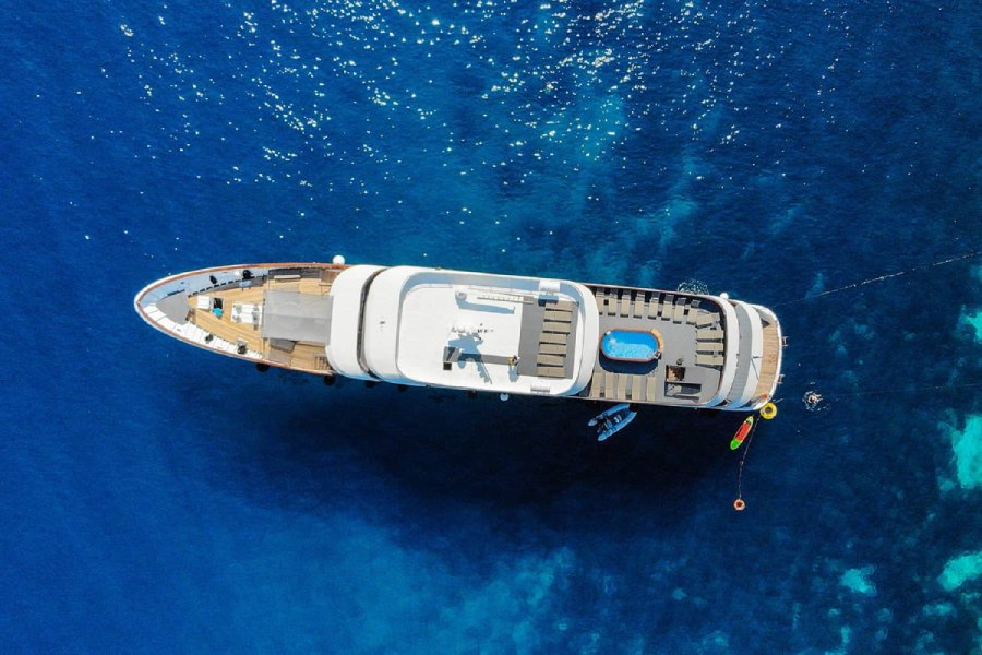 Inselhüpfen Deluxe Yacht Kreuzfahrt ab Dubrovnik bis Split mit MY Roko*****DS