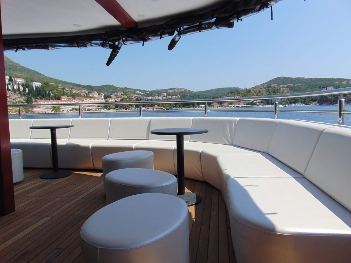 Mini Kreuzfahrt ab Split nach Vis mit Deluxe Yacht