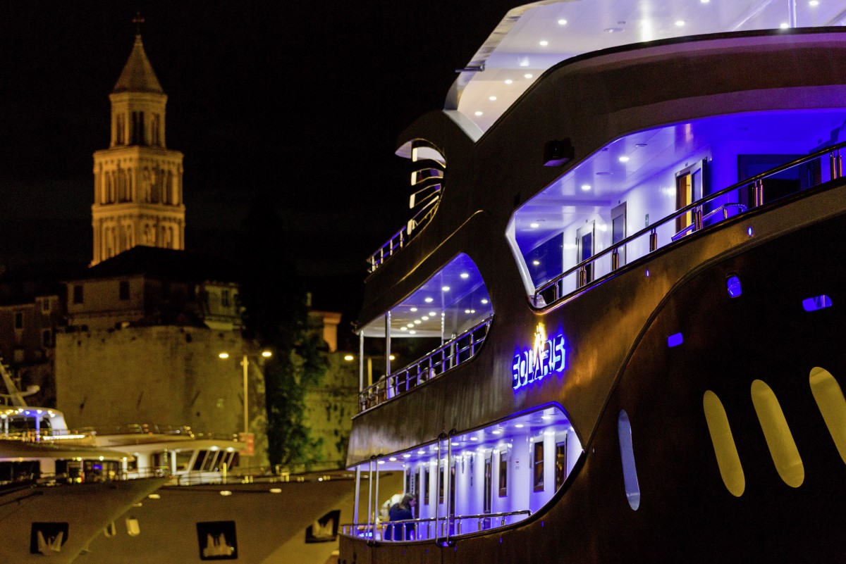 Inselhüpfen Deluxe Yacht Kreuzfahrt ab Trogir T3 mit MY Solaris*****