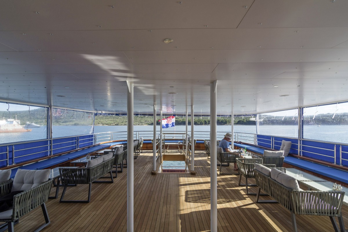 Inselhüpfen Deluxe Yacht Kreuzfahrt mit MY Alpha