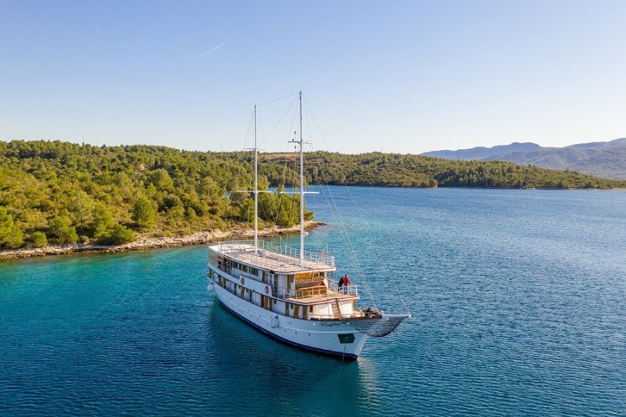 E-Bike Inselhüpfen Deluxe Kreuzfahrt Nationalparks Plus ab Trogir mit MY Magellan