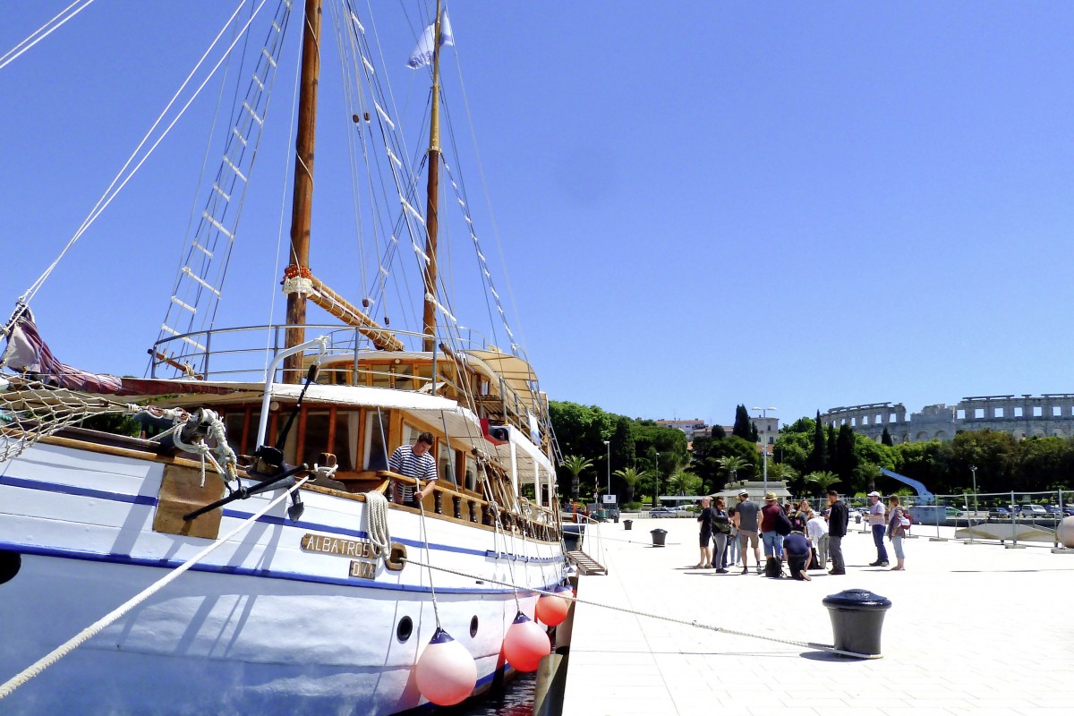 Blauereise Baderoute Kreuzfahrt ab Rijeka mit NoName Schiff Premium Kategorie