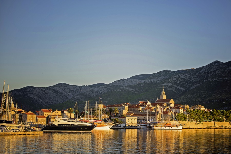 Vollcharter Kreuzfahrt mit MS Amore ab Trogir