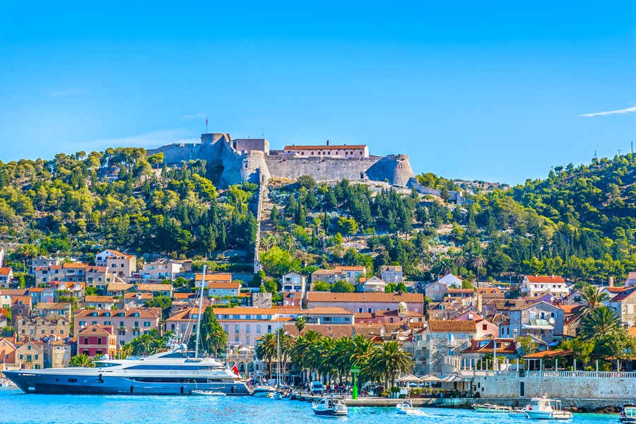 Vollcharter Kreuzfahrt mit MS Azimut ab Trogir