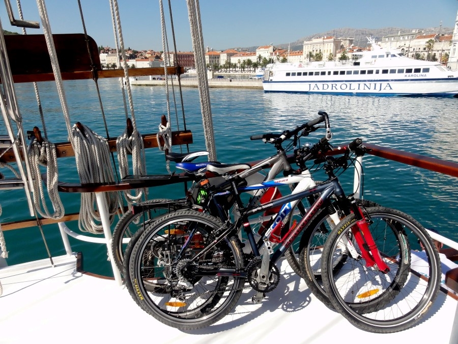 Fahrrad Kreuzfahrt ab Split mit Premium Motorsegler****