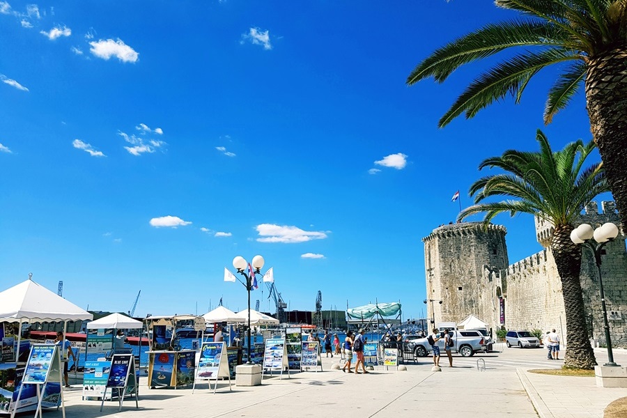 Baderoute T3 Inselhüpfen Kreuzfahrt ab Trogir mit MS Azimut