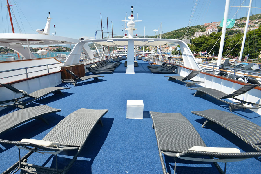 Inselhüpfen Deluxe Yacht Kreuzfahrt ab Split mit MY Kapetan Bota*****