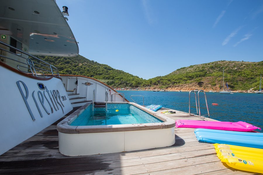 Inselhüpfen Boutique Kreuzfahrt mit Deluxe Yacht Prestige