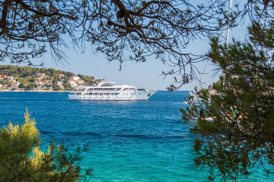 Inselhüpfen Yacht Kreuzfahrt Deluxe Superior Futura SPU