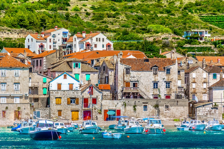 Inselhüpfen Deluxe Yacht Kreuzfahrt Split-Dubrovnik-Split mit MY Equator*****SPU