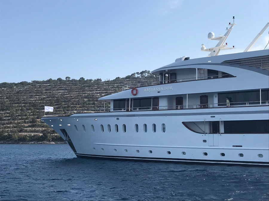 Inselhüpfen Yacht Kreuzfahrt ab Split mit MY Ambassador*****SPU